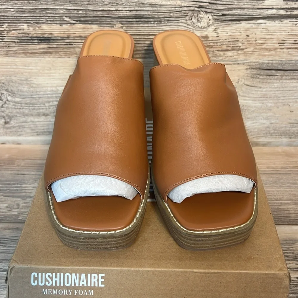 CUSHIONAIRE Women's Keeper Soft One Band Heel Sandal +Memory Foam 11 Wide New!